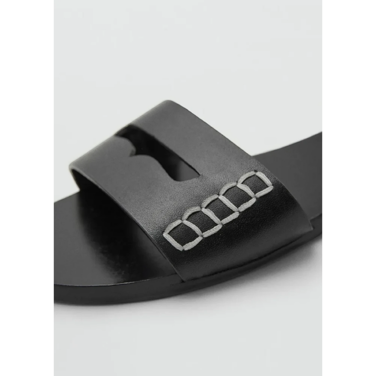 Leather sandals with a wide strap