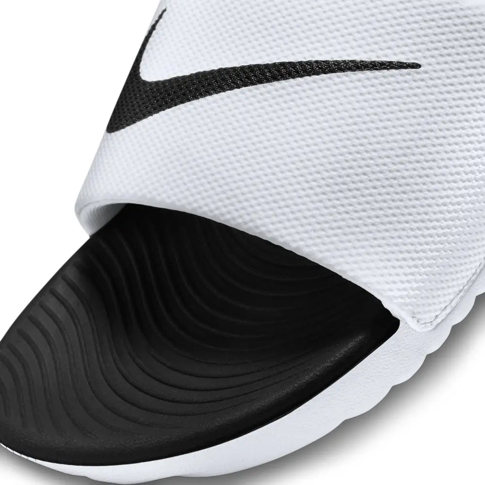 NIKE  819352-100