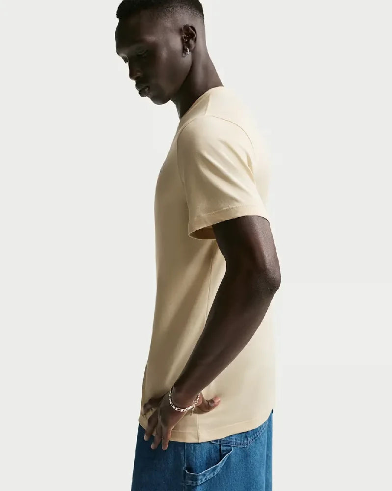 NIKE Sportswear Club T-Shirt Brown AR4997-229
