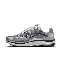 NIKE  CN0149-001