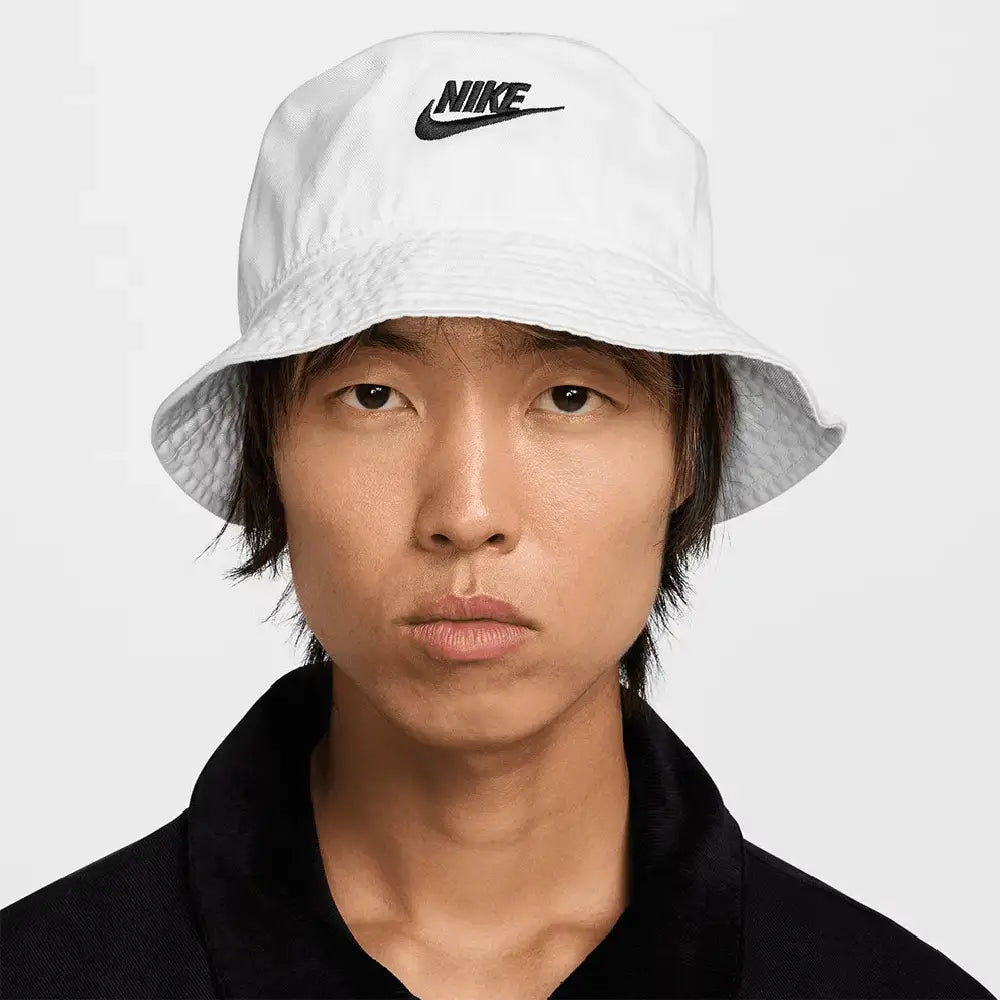 NIKE  FB5381-100