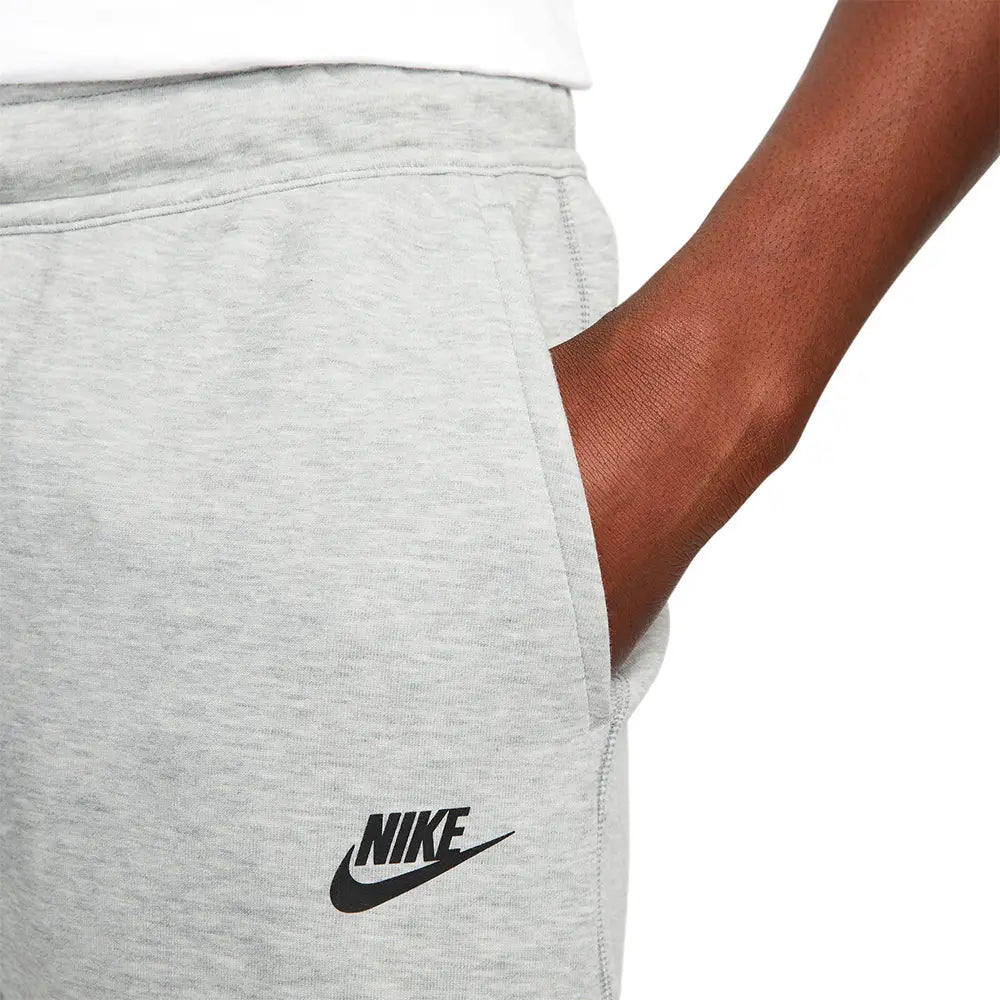 NIKE Sportswear Tech Fleece Slim Fit Pant FB8002-063