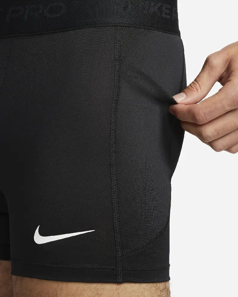 NIKE  FD0685-010