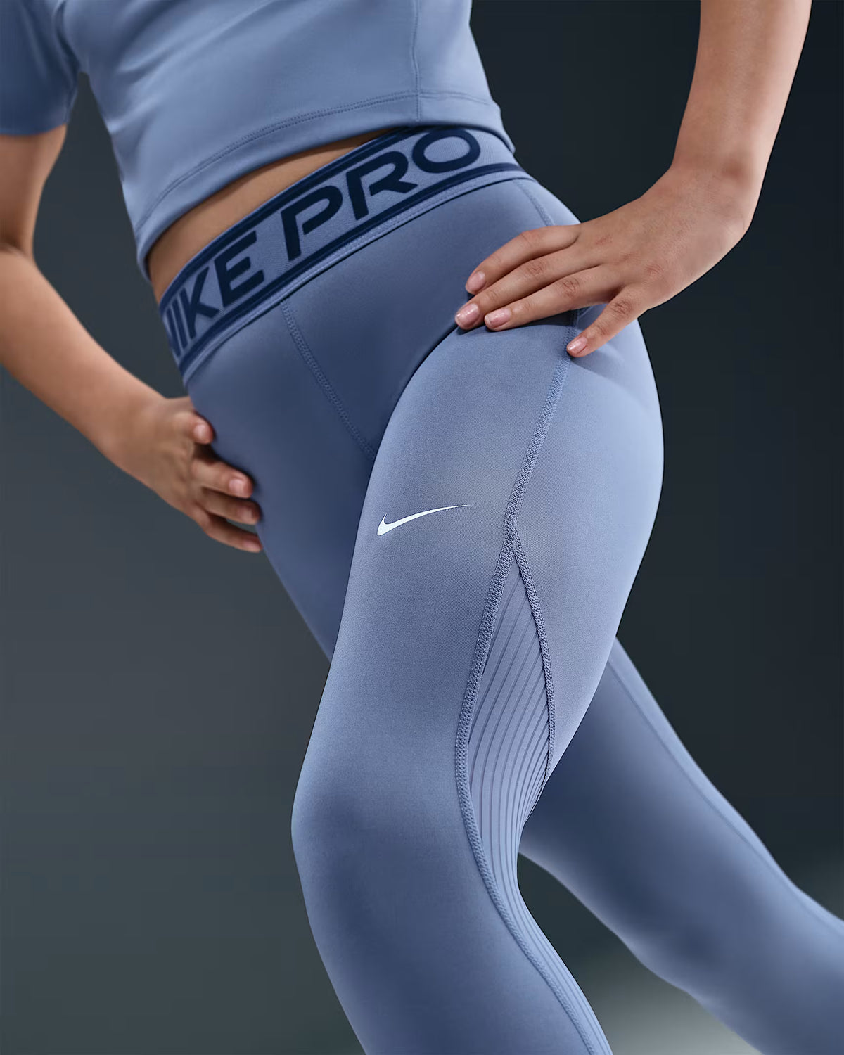 Pro Mid-Rise Leggings