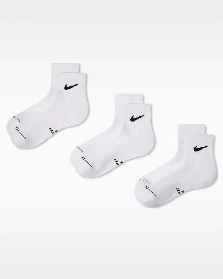 NIKE  HQ8030-901