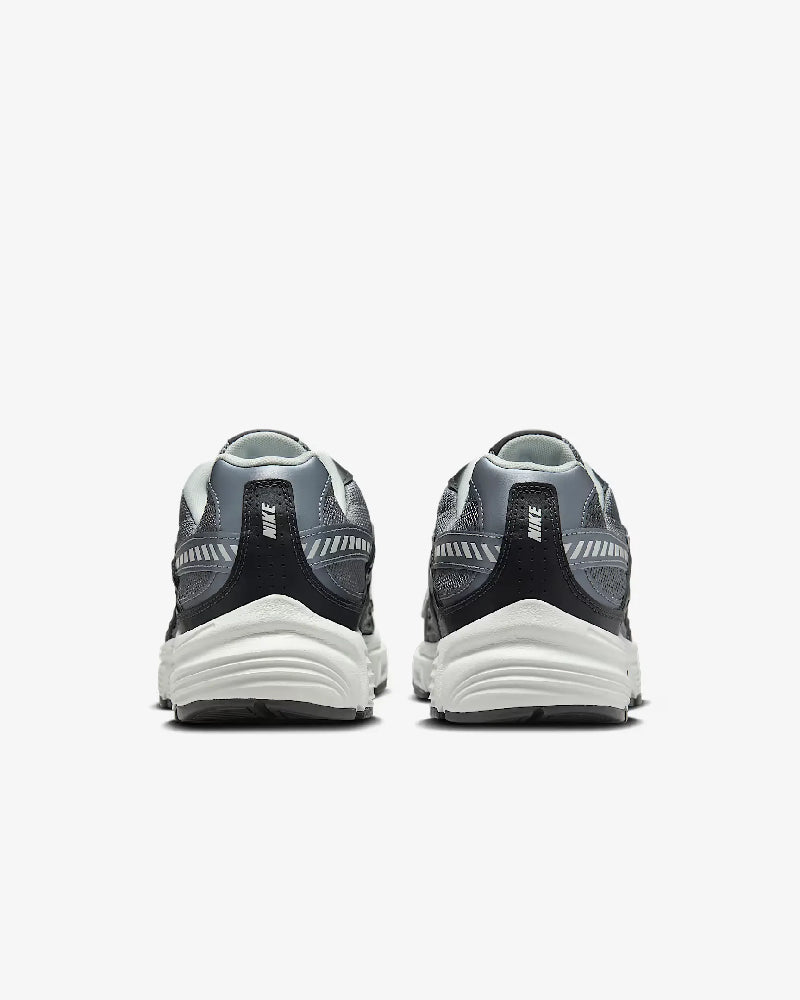 NIKE  IB3083-001