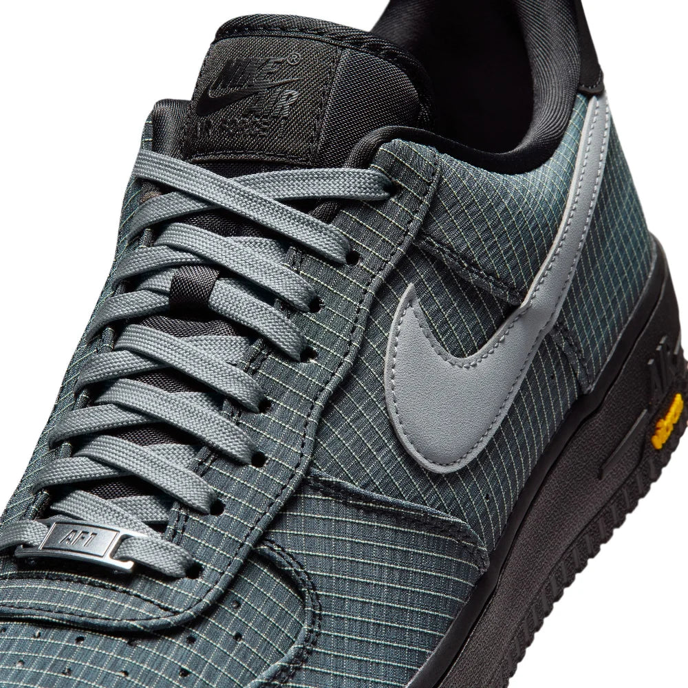 NIKE  IH1943-002