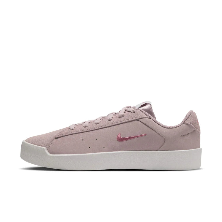 NIKE  IO8435-600