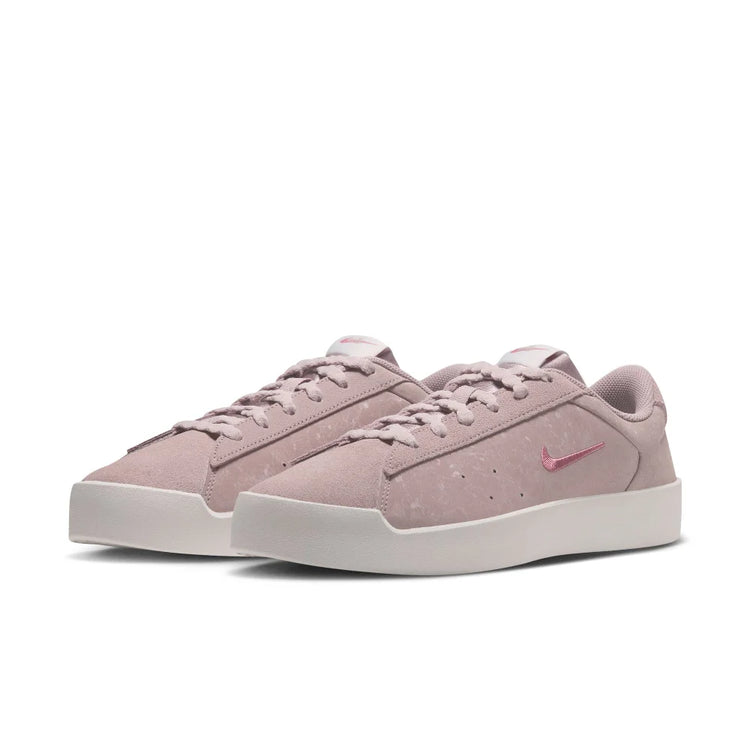 NIKE  IO8435-600