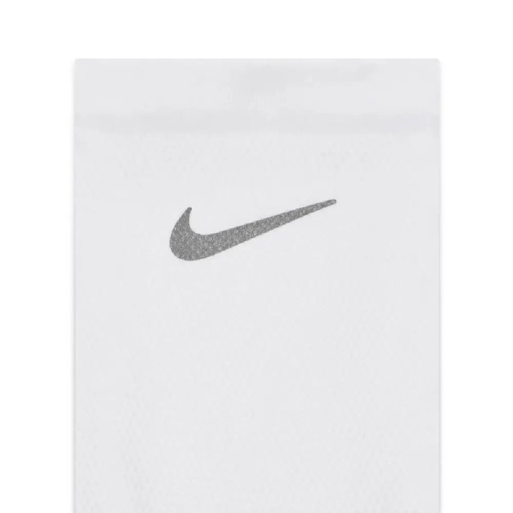 NIKE  SK0122-100