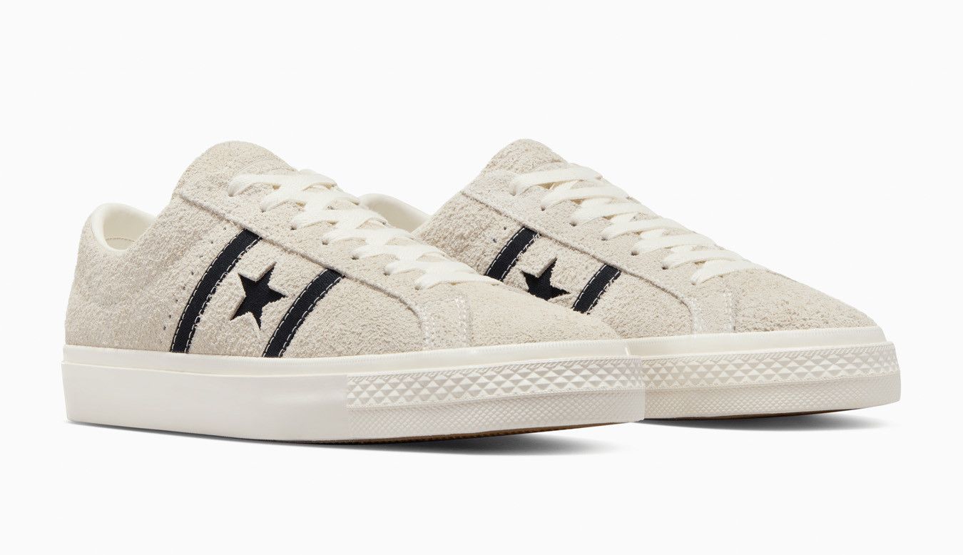 Converse One Star Academy Pro Seude Sneakers