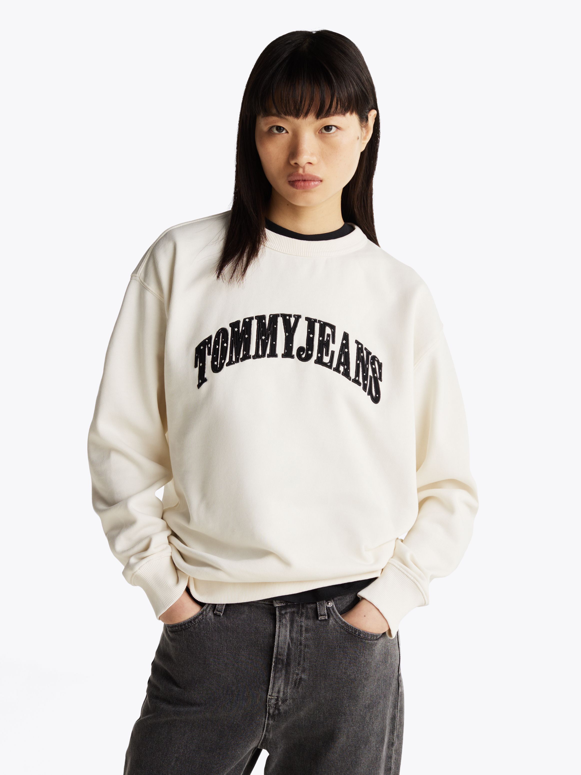 Tommy Jeans Logo Aplique Relaxed Sweatshirt