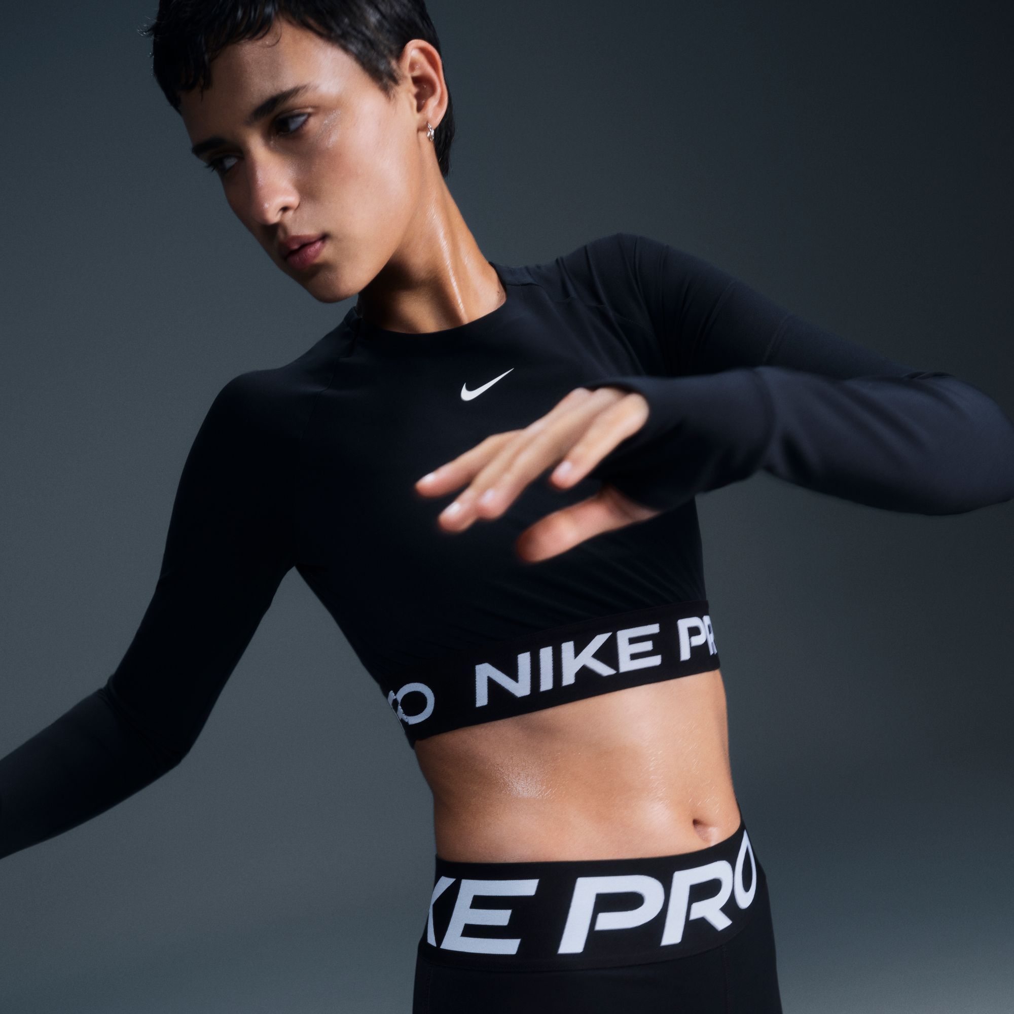 Nike Pro Women's Dri-FIT Cropped Long-Sleeve Top