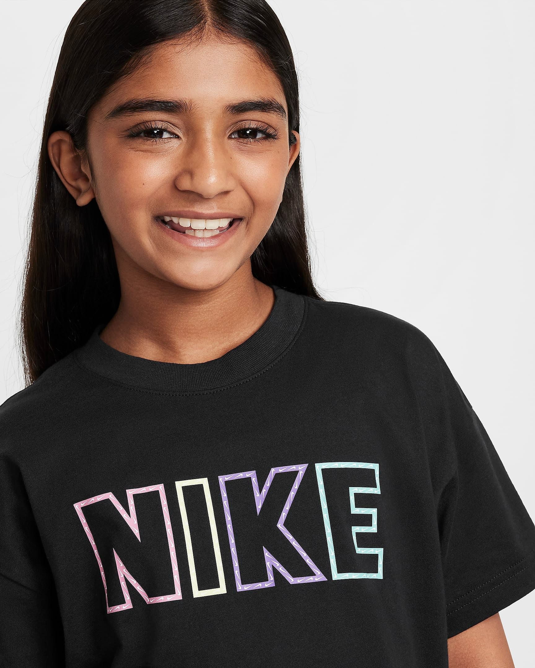 Nike Sportswear Essential Big Kids, Girls T-Shirt