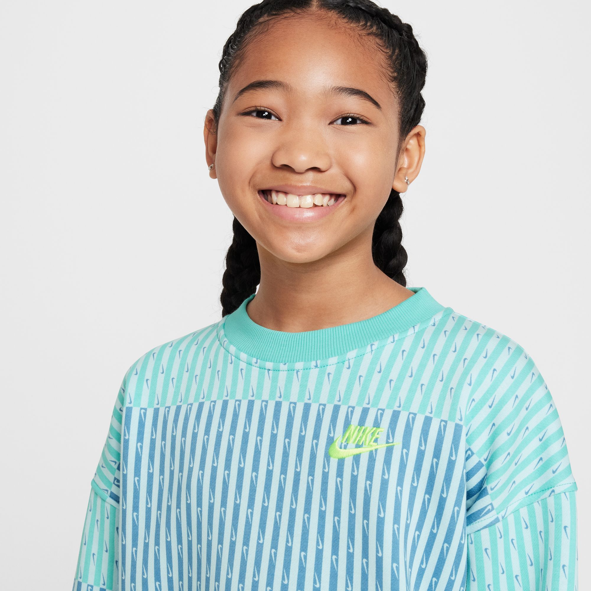 Nike Sportswear Club Fleece Big Kids' (Girls') Oversized Sweatshirt