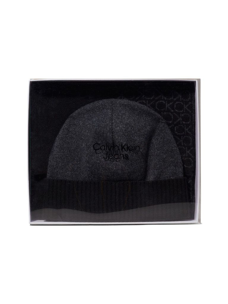 Calvin Klein Jeans Logo Scarf And Beanie gift Set