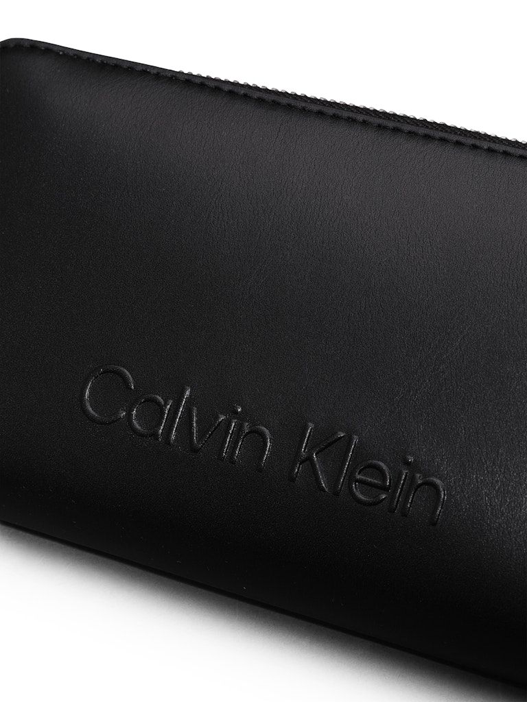 Calvin Klein Jeans Large Zip Around Wallet